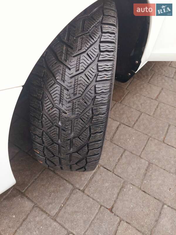 Универсал Volvo V60 2017 в Коломые фото 17 Универсал Volvo V60 2017 в Коломые