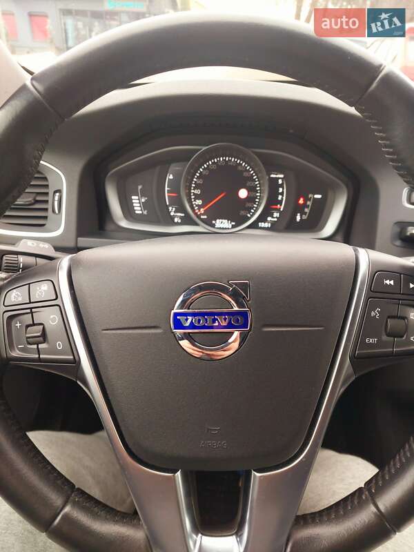 Универсал Volvo V60 2017 в Коломые фото 19 Универсал Volvo V60 2017 в Коломые