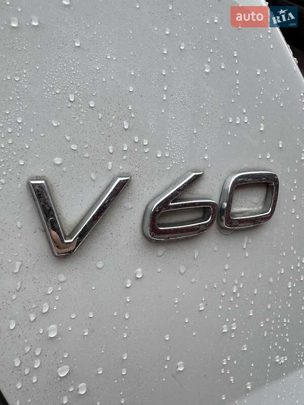 Универсал Volvo V60 2016 в Сумах