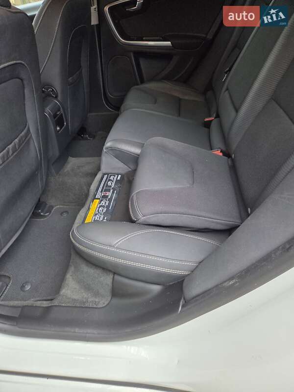 Универсал Volvo V60 2012 в Львове