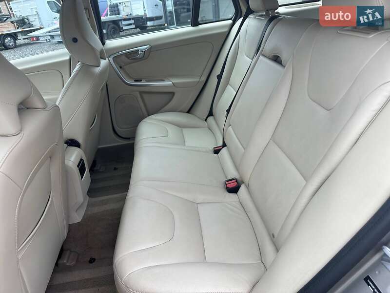 Универсал Volvo V60 2013 в Луцке