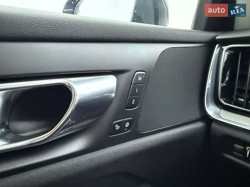 Універсал Volvo V60 2020 в Бережанах