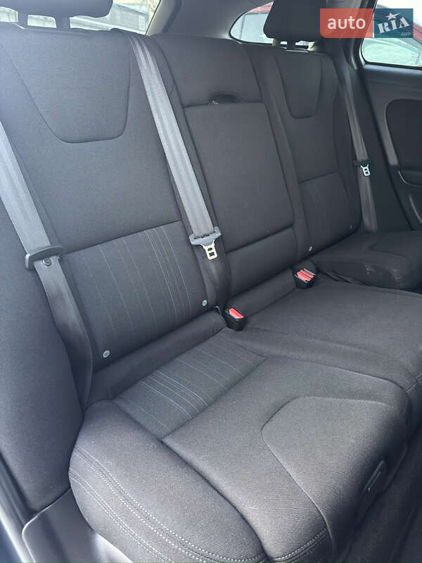 Универсал Volvo V60 2012 в Киеве