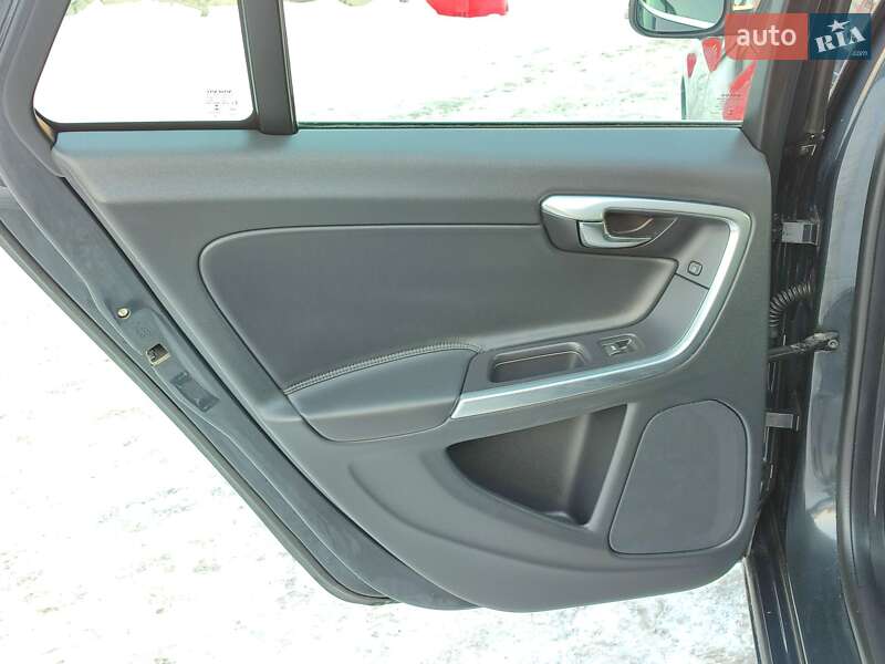 Универсал Volvo V60 2014 в Киеве