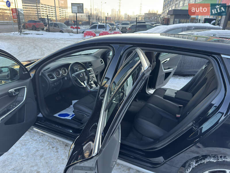 Универсал Volvo V60 2011 в Киеве