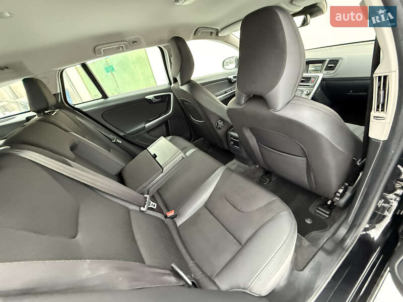 Универсал Volvo V60 2011 в Стрые фото 30 Универсал Volvo V60 2011 в Стрые