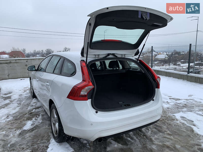 Универсал Volvo V60 2016 в Киеве фото 14 Универсал Volvo V60 2016 в Киеве