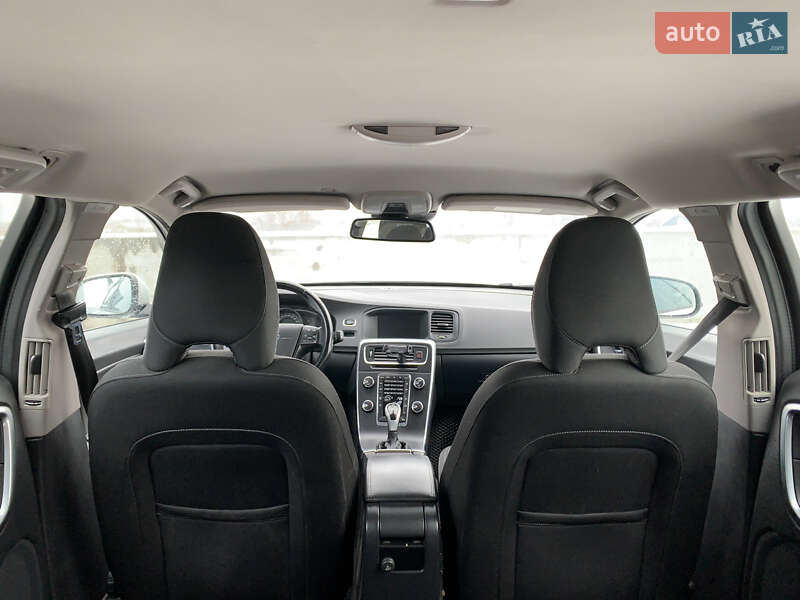 Универсал Volvo V60 2016 в Киеве фото 16 Универсал Volvo V60 2016 в Киеве