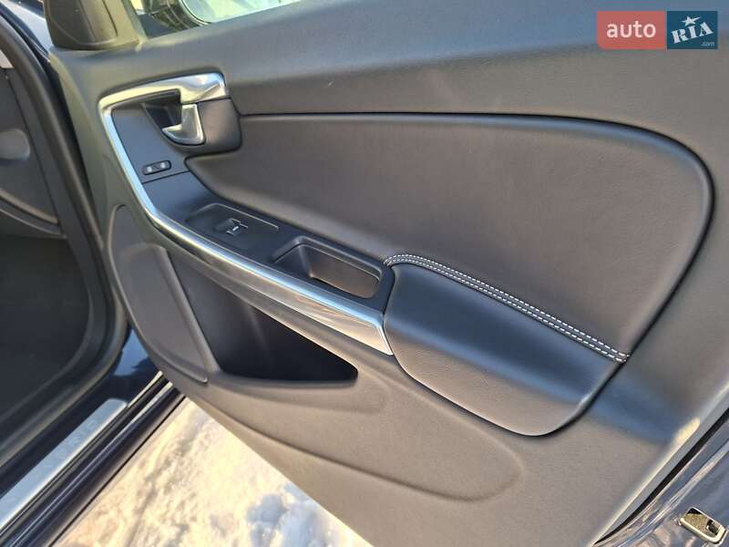 Универсал Volvo V60 2014 в Ровно фото 38 Универсал Volvo V60 2014 в Ровно
