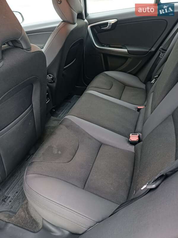 Универсал Volvo V60 2012 в Золочеве