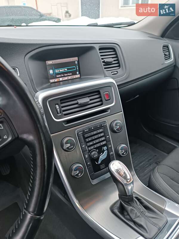 Универсал Volvo V60 2012 в Золочеве