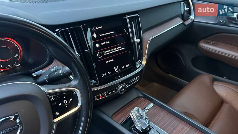 Универсал Volvo V60 2021 в Дубно