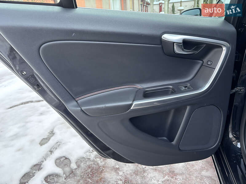 Универсал Volvo V60 2015 в Стрые