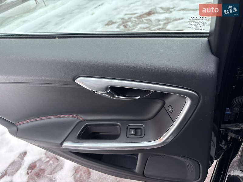 Универсал Volvo V60 2015 в Стрые