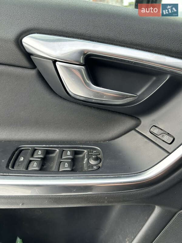 Универсал Volvo V60 2013 в Калуше