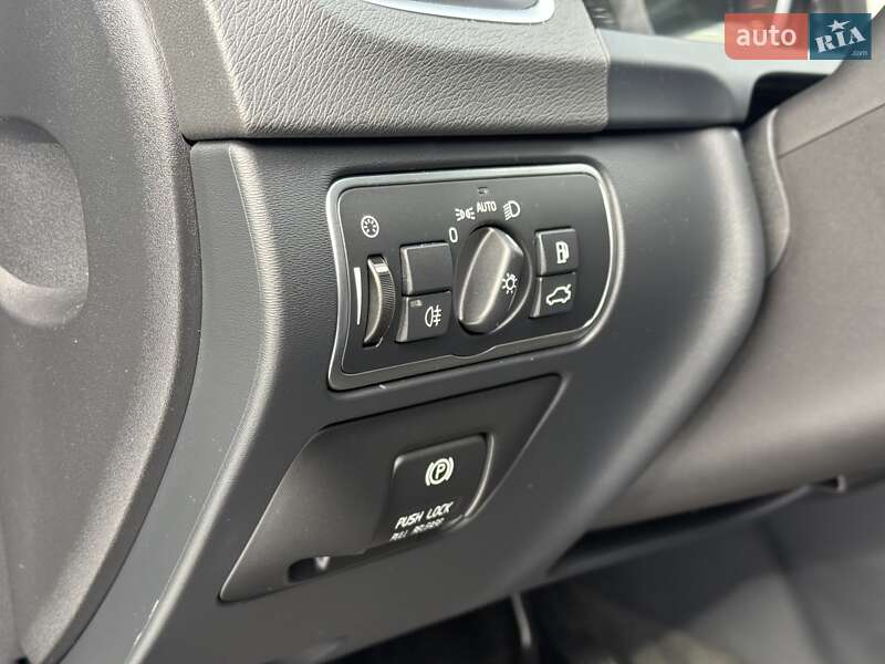 Универсал Volvo V60 2015 в Бродах фото 22 Универсал Volvo V60 2015 в Бродах