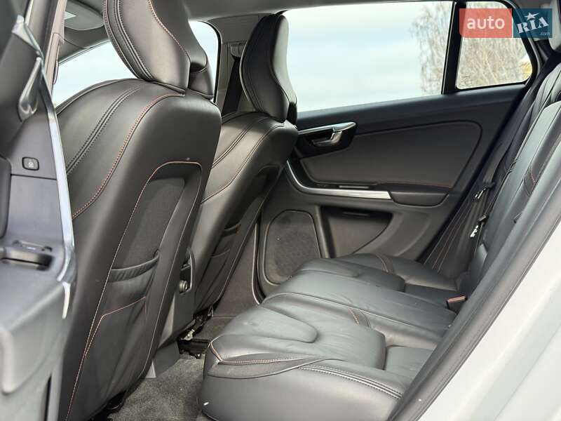 Универсал Volvo V60 2015 в Бродах фото 36 Универсал Volvo V60 2015 в Бродах