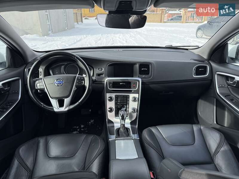 Универсал Volvo V60 2015 в Бродах фото 39 Универсал Volvo V60 2015 в Бродах