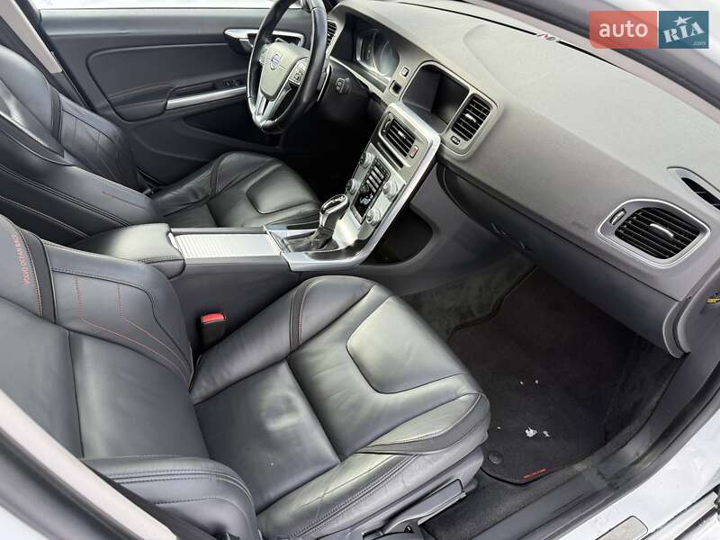 Универсал Volvo V60 2015 в Бродах фото 52 Универсал Volvo V60 2015 в Бродах