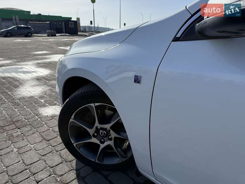 Универсал Volvo V60 2015 в Бродах фото 25 Универсал Volvo V60 2015 в Бродах