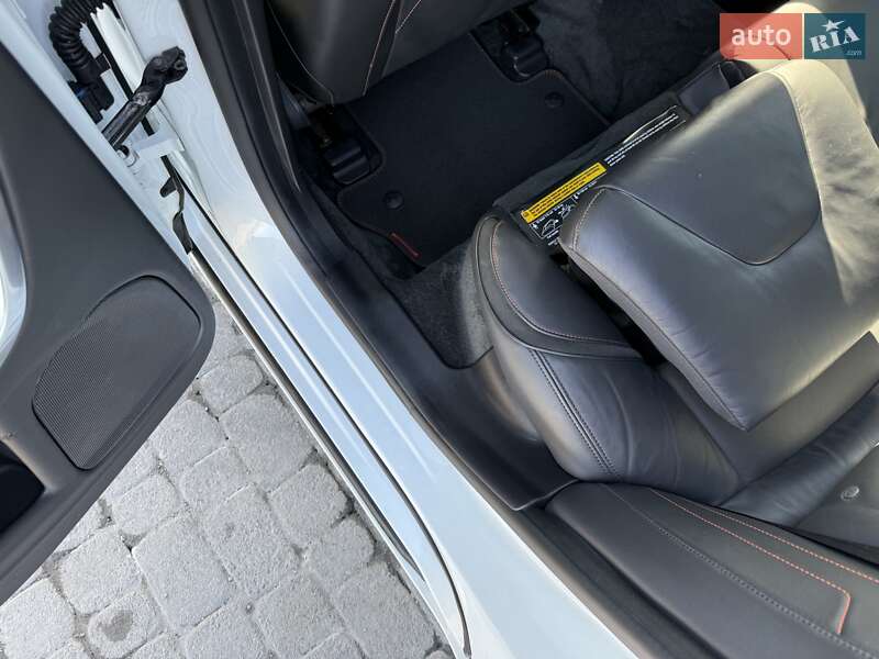 Универсал Volvo V60 2015 в Бродах фото 75 Универсал Volvo V60 2015 в Бродах