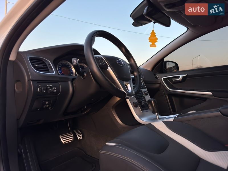 Универсал Volvo V60 2011 в Луцке