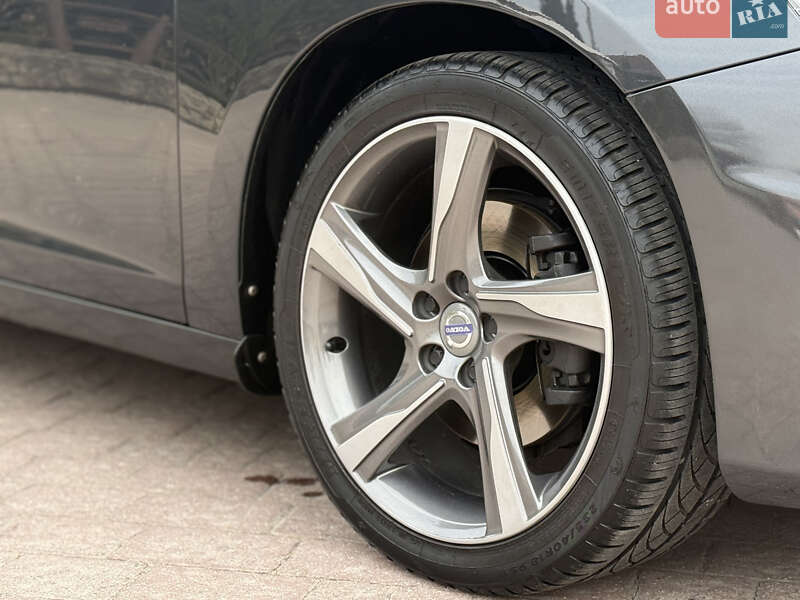 Універсал Volvo V60 2012 в Стрию