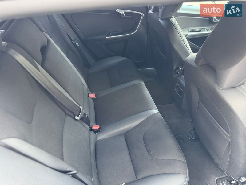 Универсал Volvo V60 2013 в Калуше