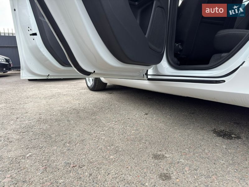 Универсал Volvo V60 2013 в Киеве фото 28 Универсал Volvo V60 2013 в Киеве