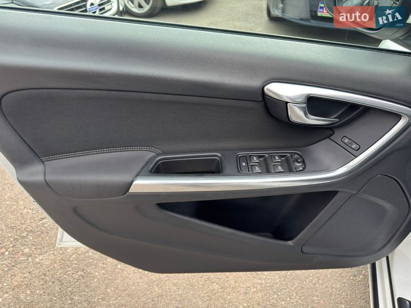 Универсал Volvo V60 2013 в Киеве фото 32 Универсал Volvo V60 2013 в Киеве