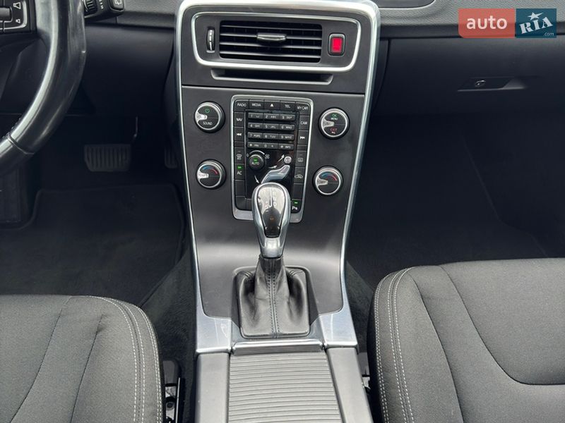 Универсал Volvo V60 2013 в Киеве фото 45 Универсал Volvo V60 2013 в Киеве