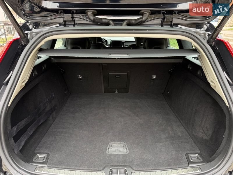 Універсал Volvo V60 2019 в Тернополі