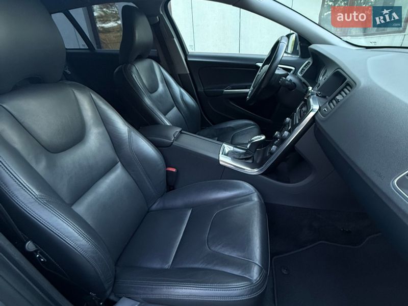 Універсал Volvo V60 2013 в Луцьку