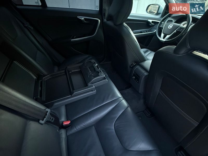 Універсал Volvo V60 2013 в Луцьку