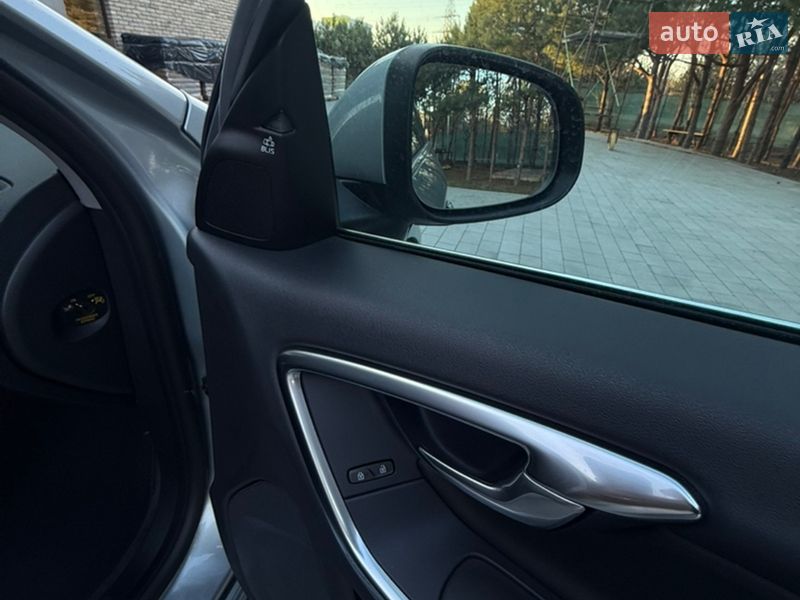 Універсал Volvo V60 2013 в Луцьку