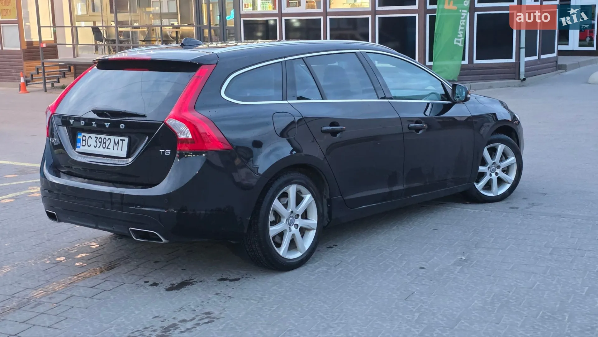 2017 Volvo V60 - мініатюра 7