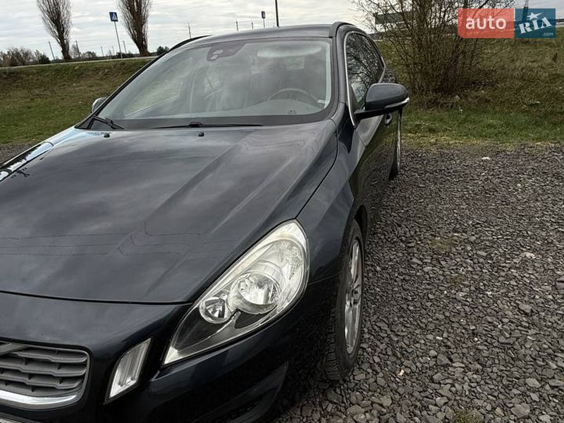 Універсал Volvo V60 2012 в Вараші