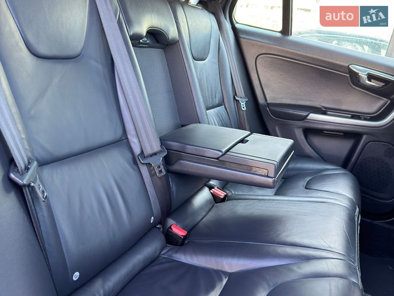 Універсал Volvo V60 2014 в Києві