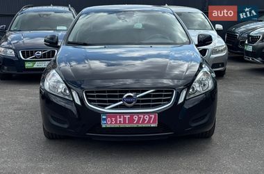 Универсал Volvo V60 2013 в Киеве