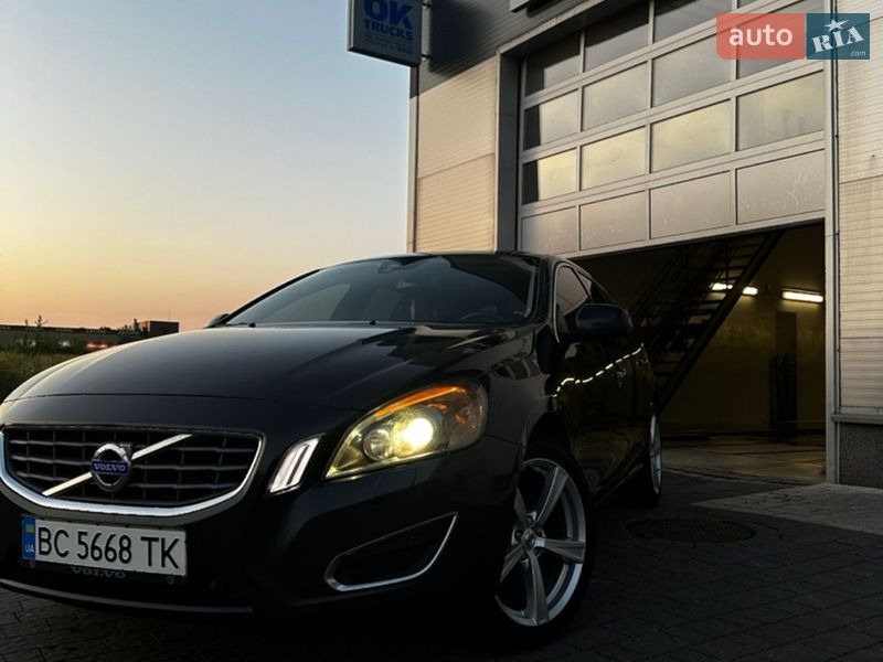 Volvo V60 2011