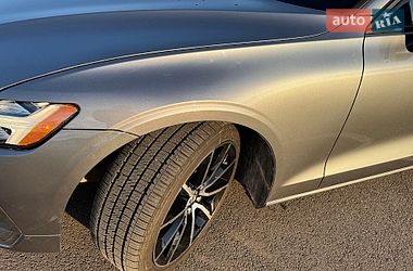 Универсал Volvo V60 2019 в Ровно