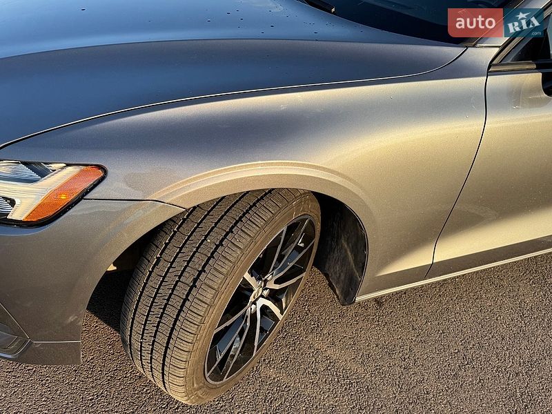Универсал Volvo V60 2019 в Ровно