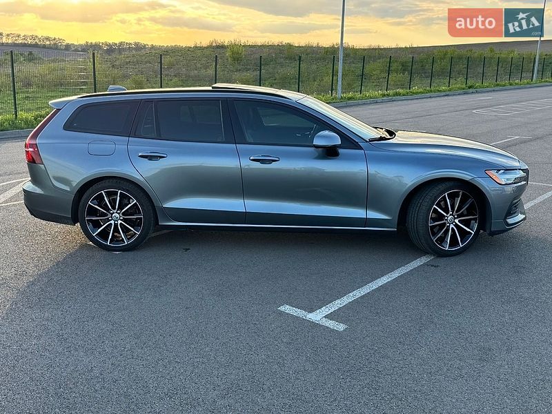Универсал Volvo V60 2019 в Ровно