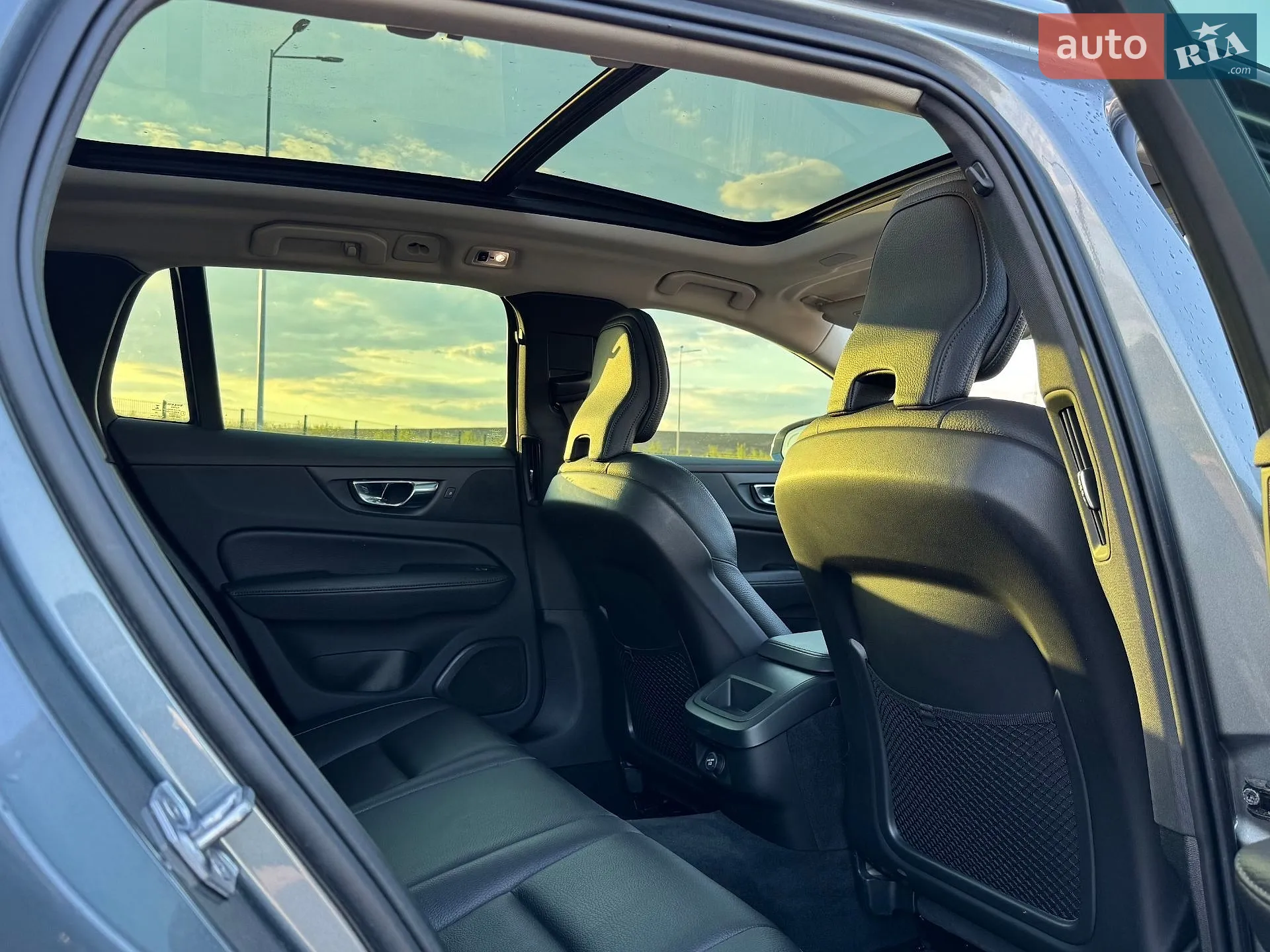 2019 Volvo V60 - мініатюра 36