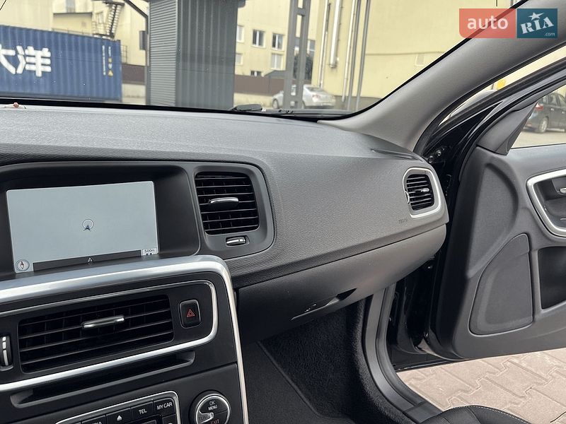 Универсал Volvo V60 2015 в Луцке