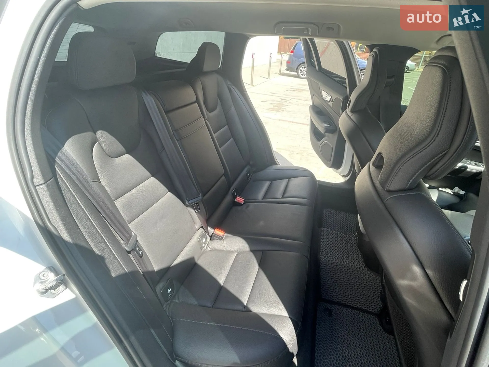 2018 Volvo V60 - мініатюра 18