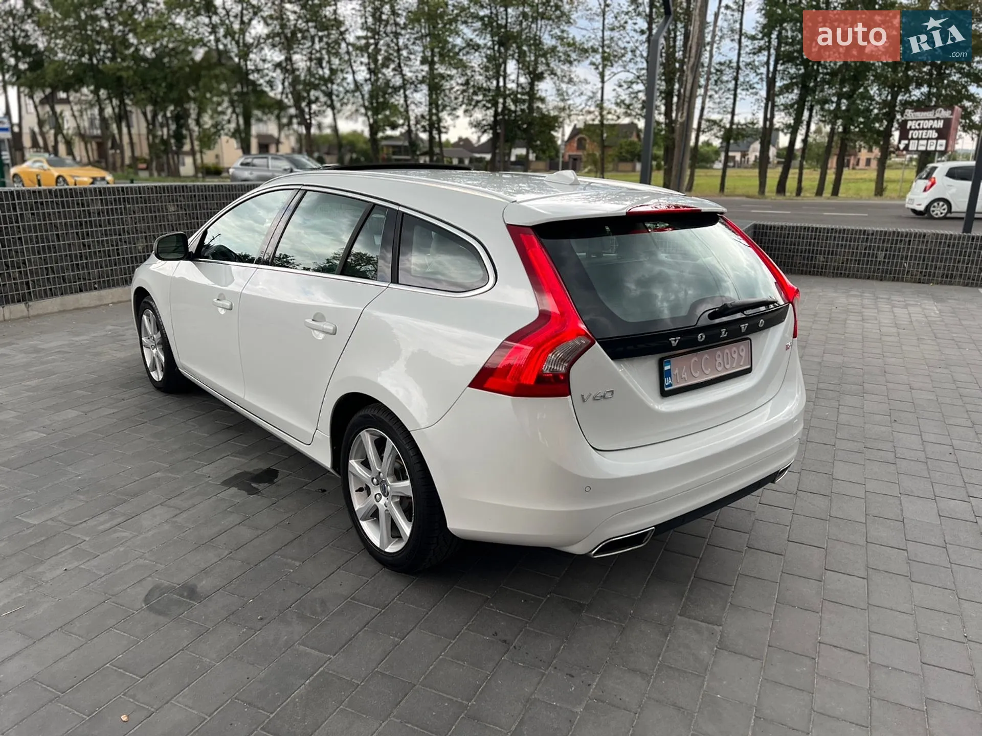 2017 Volvo V60 - мініатюра 12
