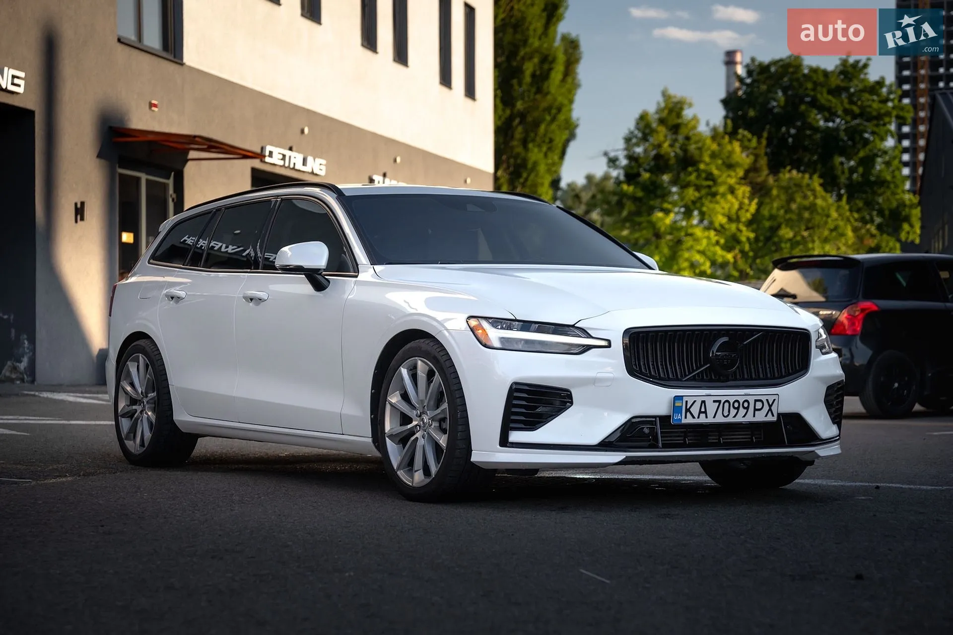 2019 Volvo V60 - фото 1