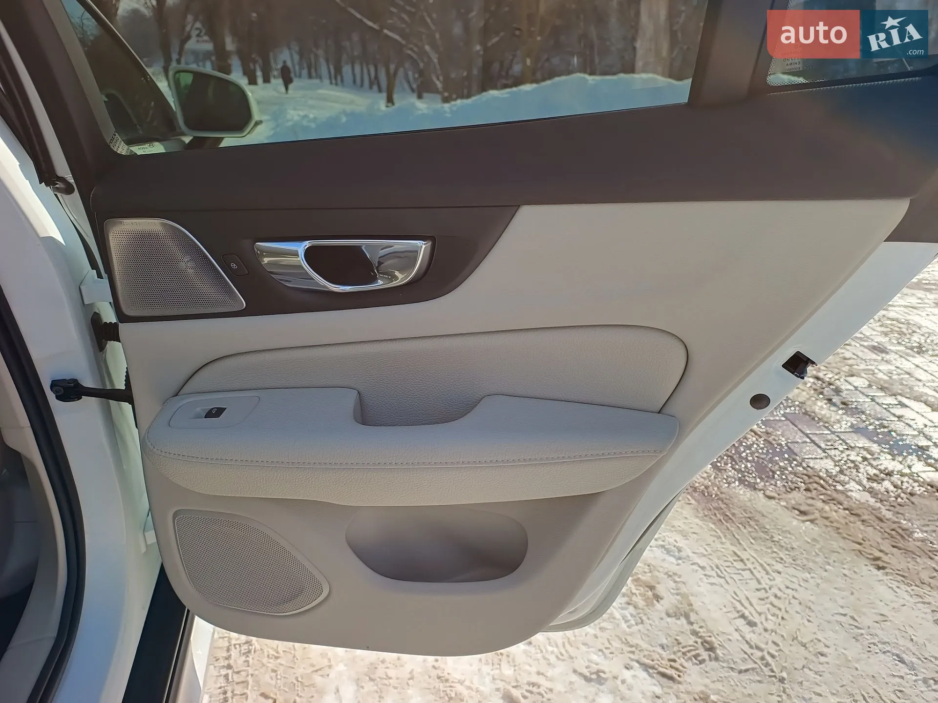 2019 Volvo V60 - мініатюра 14