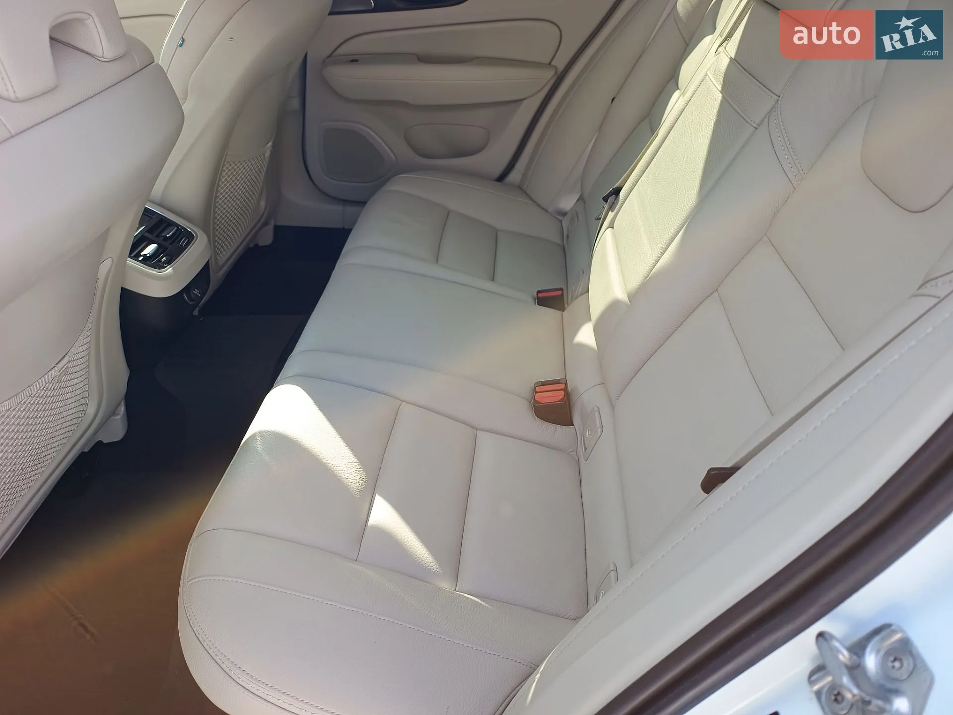 2019 Volvo V60 - мініатюра 21